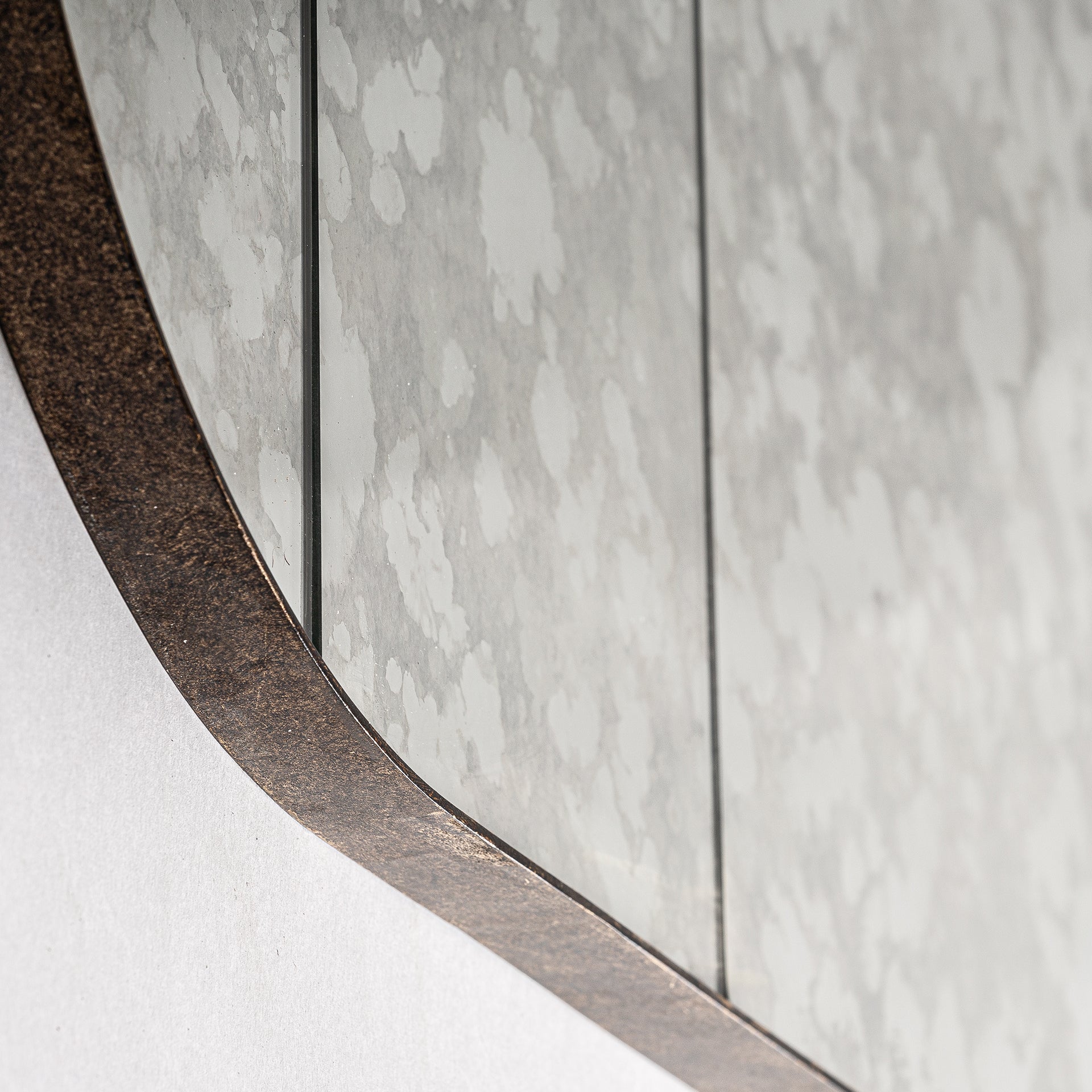 GUIEM MIRROR